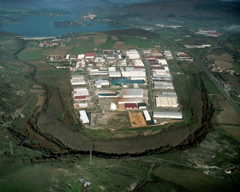 EBA shall execute the enclosure of the Industrial Estate Gojain in Legutiano, Alava