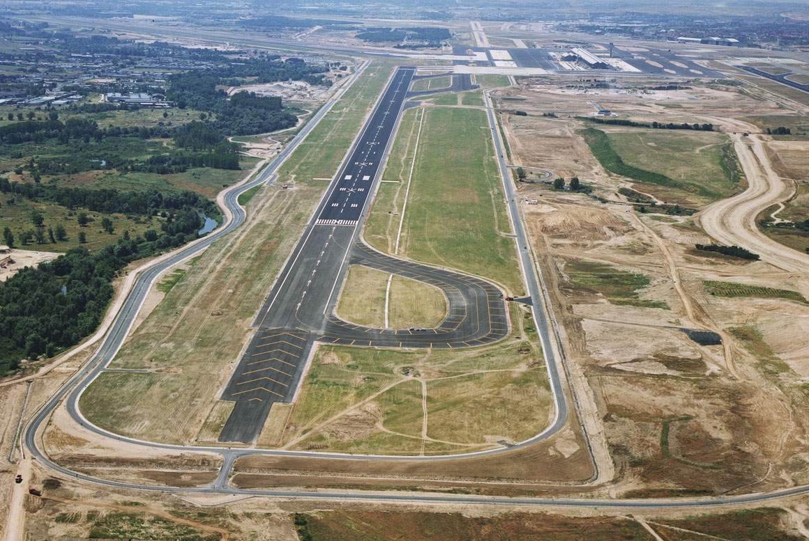 PISTE 18L-36R DE LAÉROPORT INTERNATIONAL ADOLFO SUÁREZ MADRID - BARAJAS