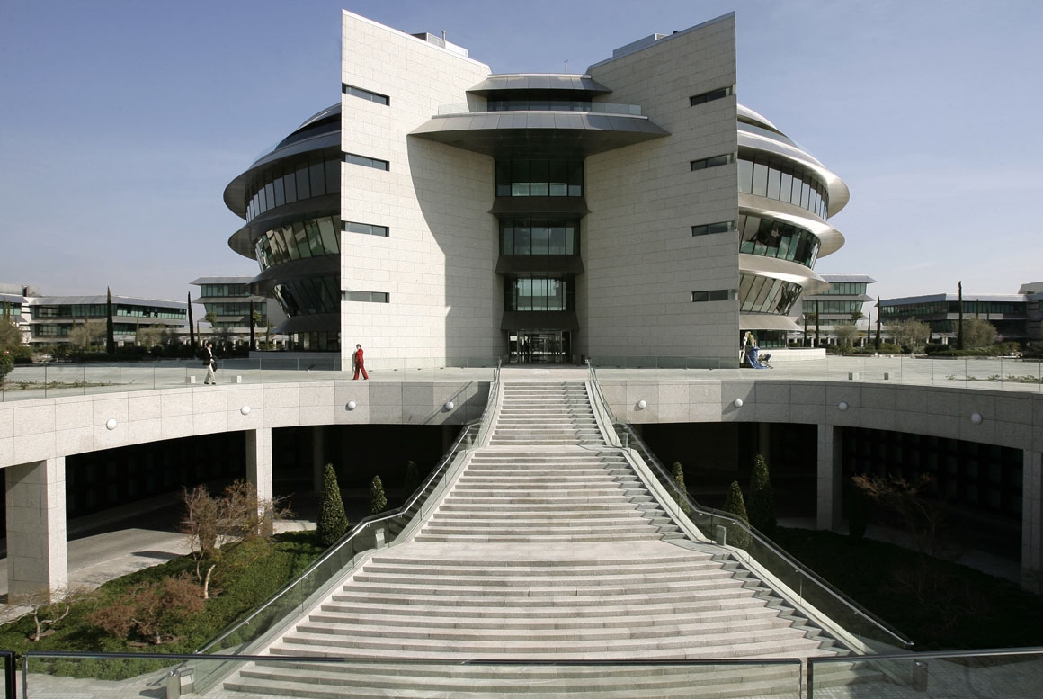 CIUDAD GRUPO SANTANDER EN BOADILLA DEL MONTE, MADRID