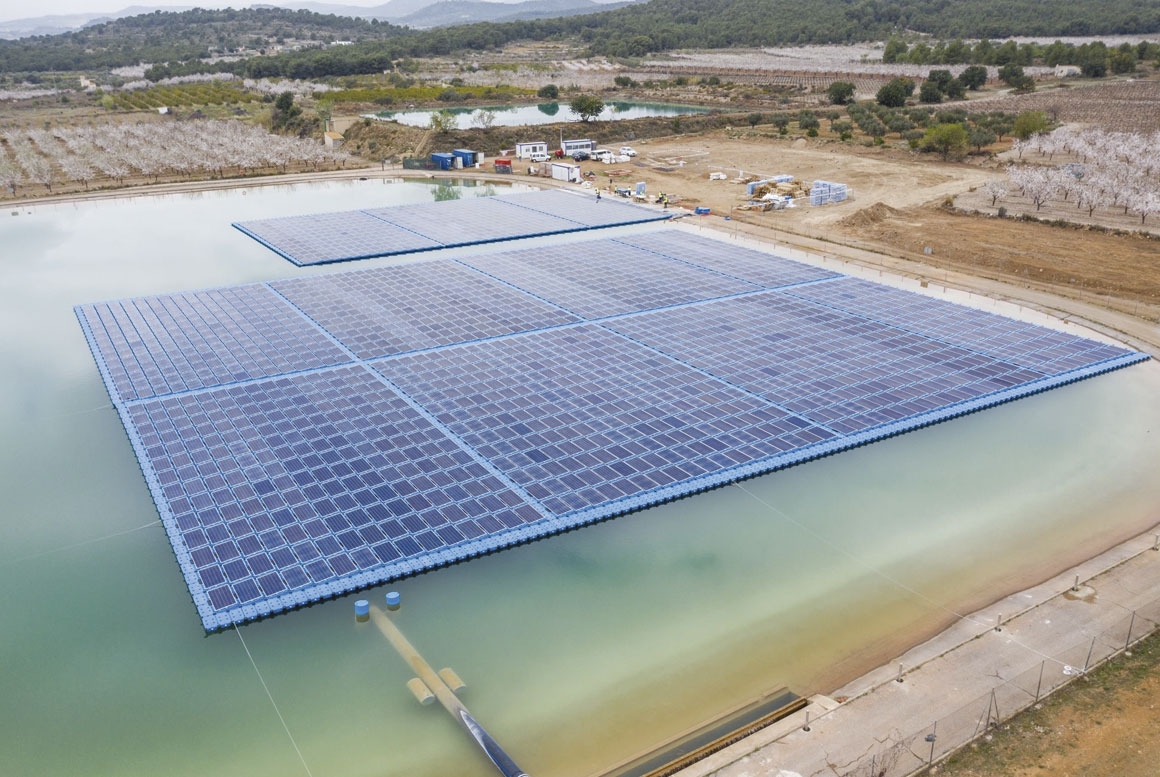 BOMBEO SOLAR FLOTANTE SOBRE BALSA Y DOS BOMBAS SUBTERRÁNEAS PARA EL AUTOCONSUMO DE LA COMUNIDAD DE REGANTES DE LLIRIA, VALENCIA