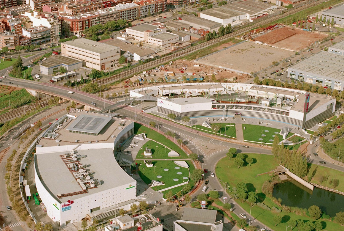 CENTRO COMERCIAL L´ANEC BLAU EM CASTELLDEFELS, BARCELONA