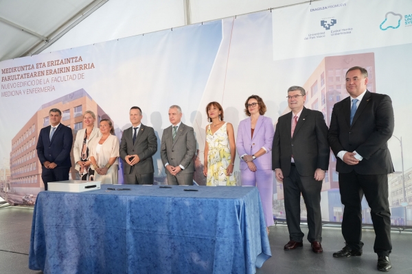 EBAk UPV-EHUko Medikuntza eta Erizaintza Fakultateko lehen harria jarri du