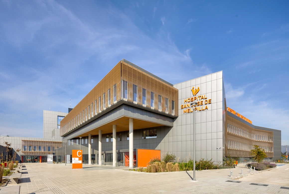 $datos['titulo'.sufijo]