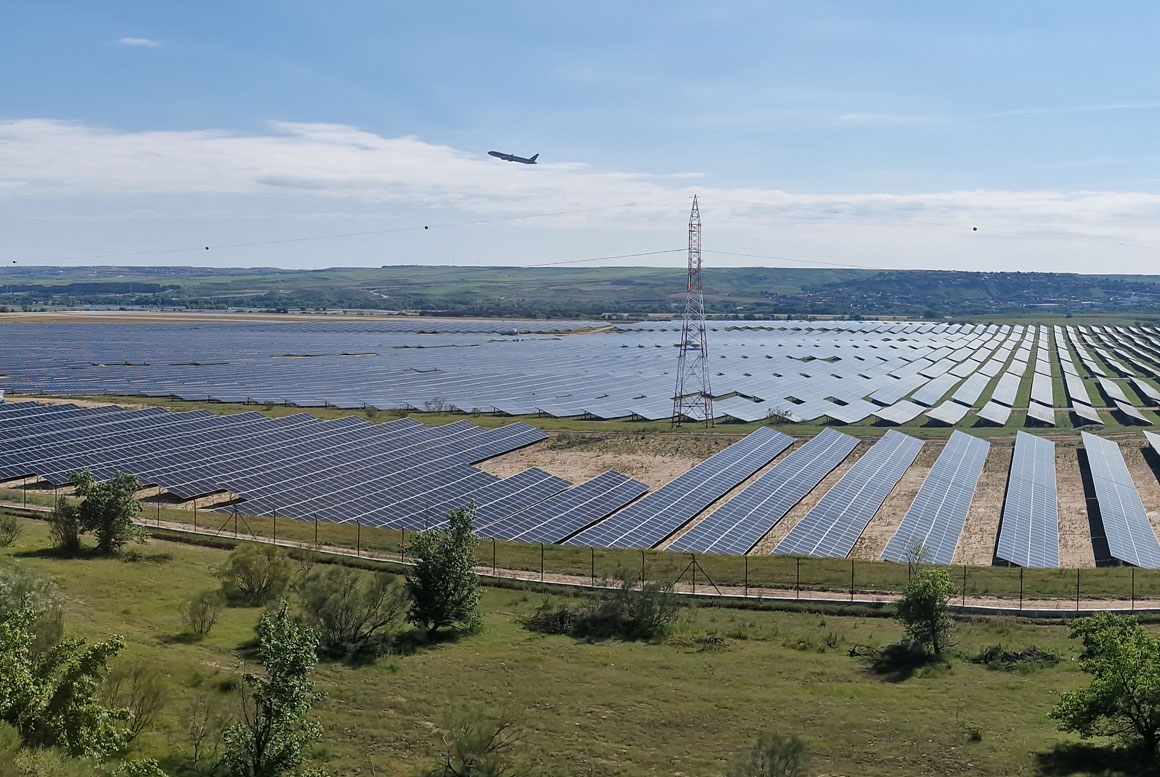 INSTALA&Ccedil;&Atilde;O SOLAR DO AEROPORTO INTERNACIONAL ADOLFO SU&Aacute;REZ, EM MADRID - BARAJAS (142,42 MW)