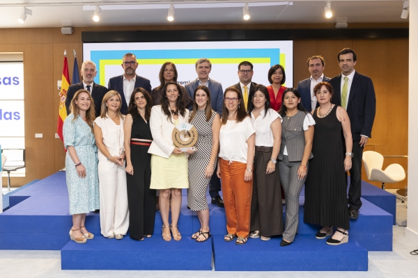 SANJOSE Constructora re&ccedil;oit le Prix d'excellence en formation professionnelle pour le projet &laquo; Entreprises et formation professionnelle : construire l'avenir &raquo;