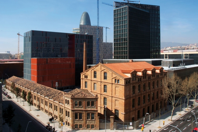 CAMPUS DE COMMUNICATION DE LUNIVERSITÉ POMPEU FABRA, BARCELONE 