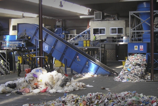 USINE DE CLASSIFICATION DES CONTENANTS ET DES DÉCHETS À COLMENAR VIEJO, MADRID 