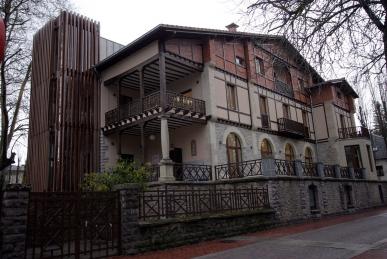 REHABILITACI�N EDIFICIO GURE TXOKOA