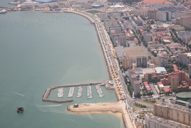 MARITIME PROMENADE REURBANIZATION BAY OF CADIZ