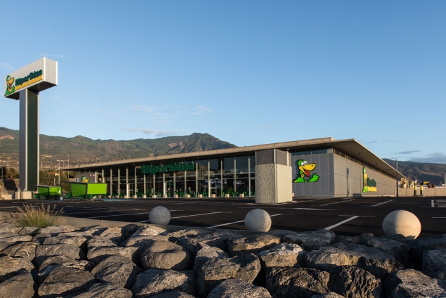 SUPERMERCADO HIPERDINO EN GÜIMAR, SANTA CRUZ DE TENERIFE