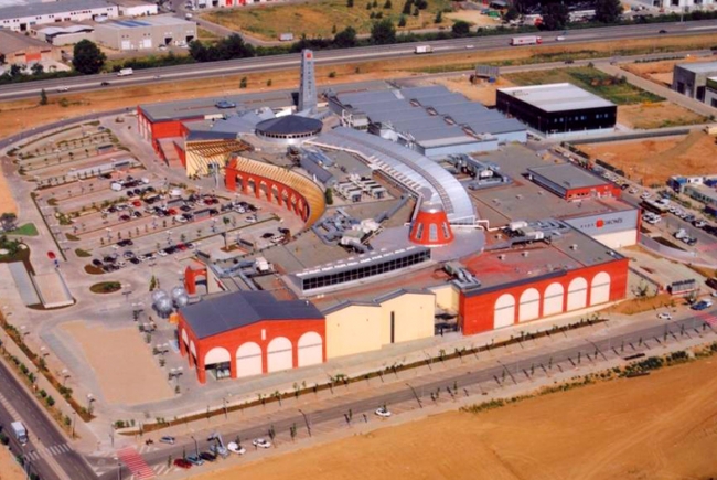 ESPAI GIRONÈS SHOPPING CENTER IN SALT, GERONA