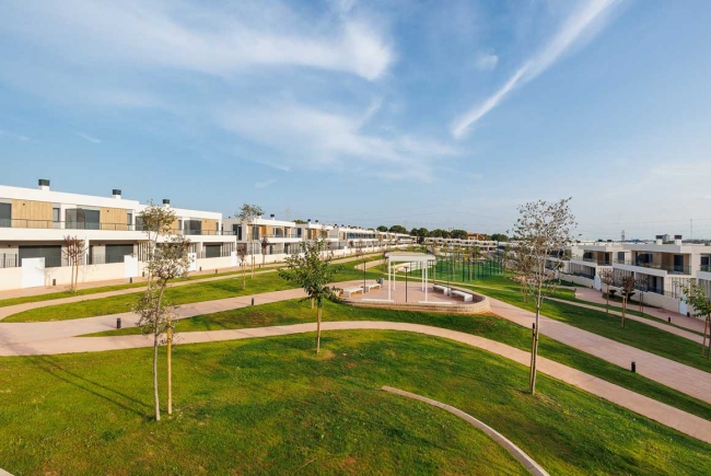 HABITAT TORRE RESIDENTIAL COMPLEX IN CONILL, VALENCIA