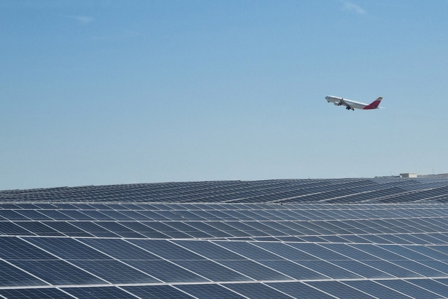 PLANTA SOLAR DEL AEROPUERTO INTERNACIONAL ADOLFO SU&Aacute;REZ MADRID - BARAJAS (142,42 MW)
